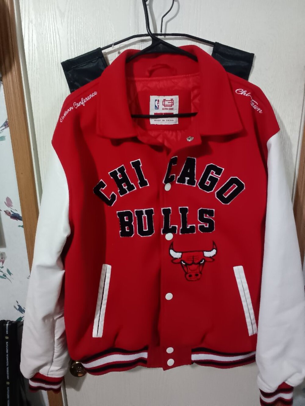 Vintage y2k official NBA Chicago bulls varsity bomber jacket nwot pristine